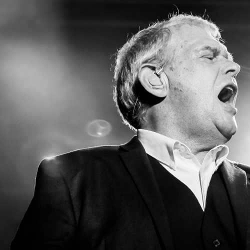 John Farnham Treated For Respiratory Infection In Hospital